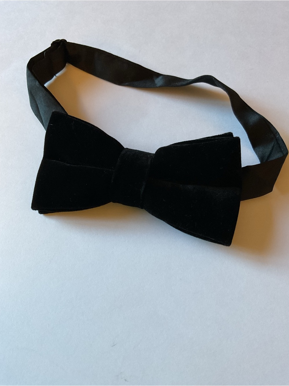 NORDSTROM MENS VELVET BOW TIE PRE-TIED BLACK OS ADJUSTABLE NWOT